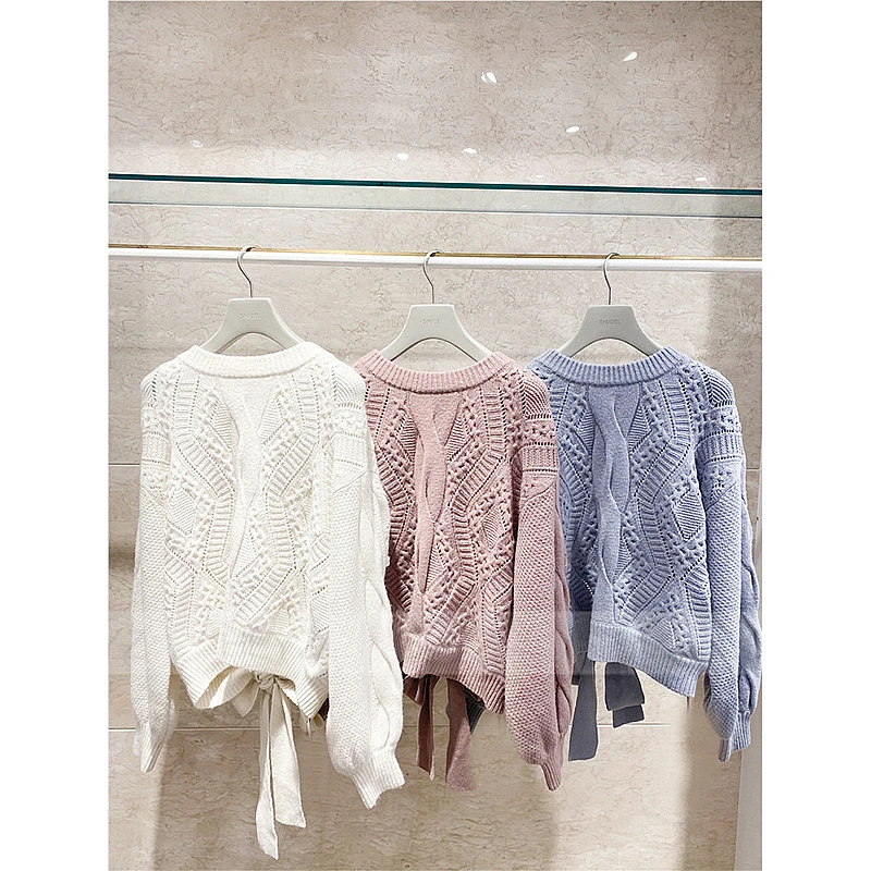 

2020 autumn and winter new products pure color small fresh design sense round neck sweet back strap twist sweater women