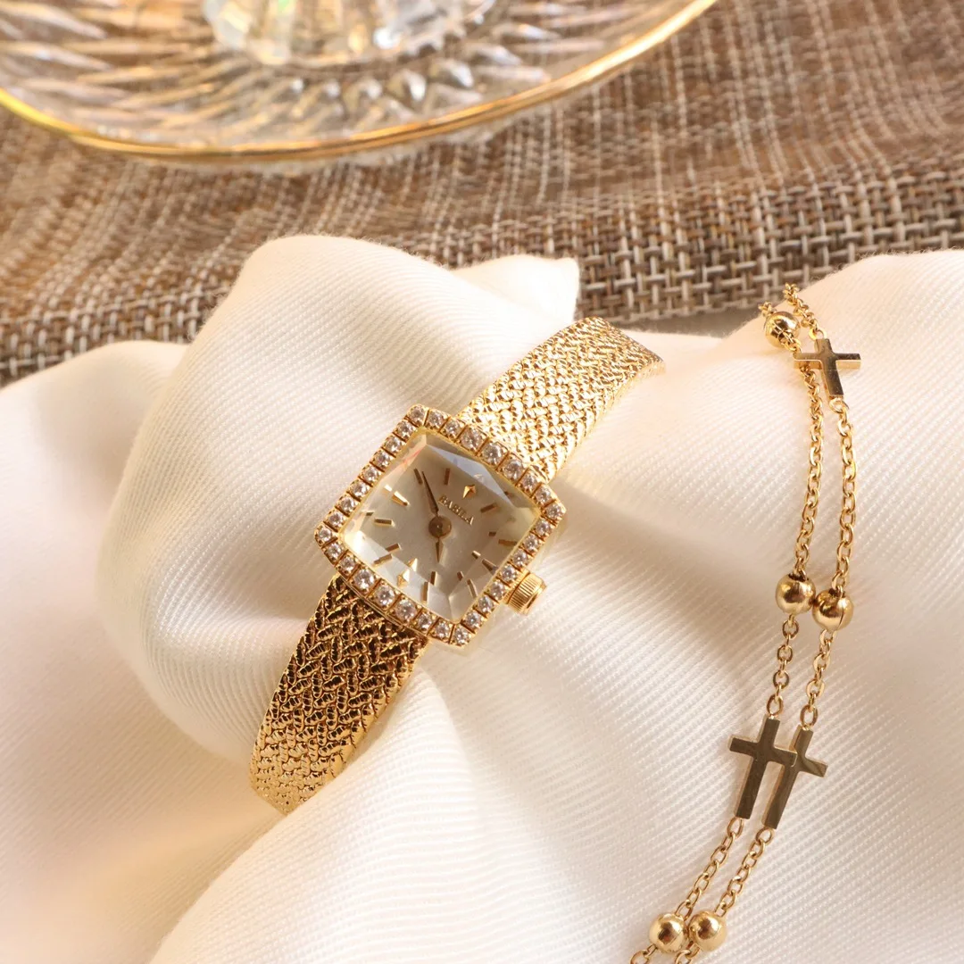 Vintage Designer Gold Watches Ladies 18K Gold Plated New Designer