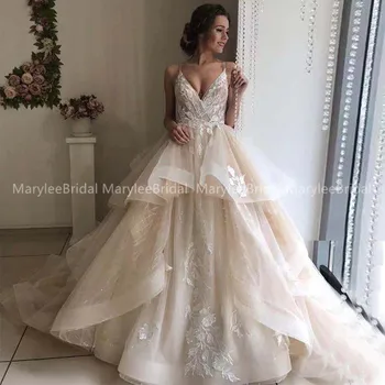 

Luxury Champagne V-neck Wedding Dress Spaghetti Straps Princess Ball Gown Hollow Back Chapel Train Tiered Skirt Bridal Dresses
