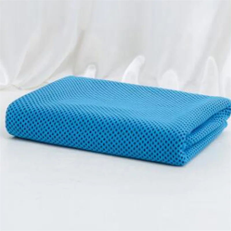 Light blue 1 шт., быстросохнущее полотенце, для улицы, физическое охлаждение, портативное, 100x30 см, для тренажерного зала, ощущение холода, спортивное полотенце для фитнеса, быстрое охлаждение - Цвет: Light blue