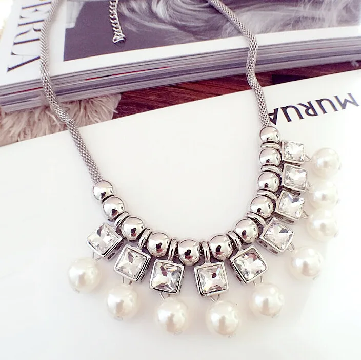 

Versatile Debutante Pearl Crystal Exaggeration Accessories Decoration Korean-style South Korea Accessories Short Choker Clavicle