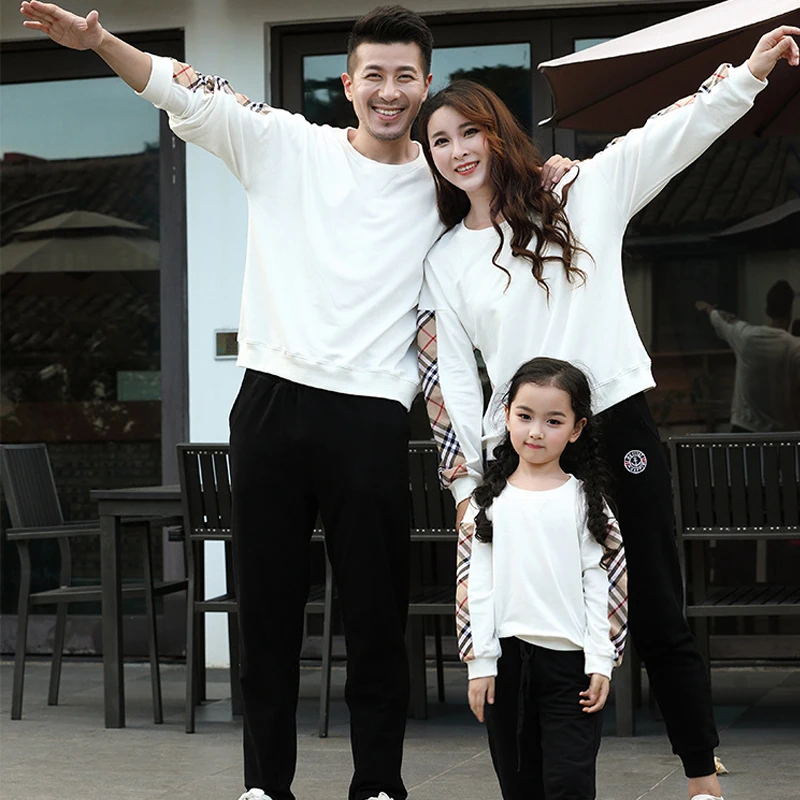 

Family Matching Outfits spring autumn 2020 parent-child sweater baby one-piece climbing suit Mommy Daddy Kid Baby Family Clothes