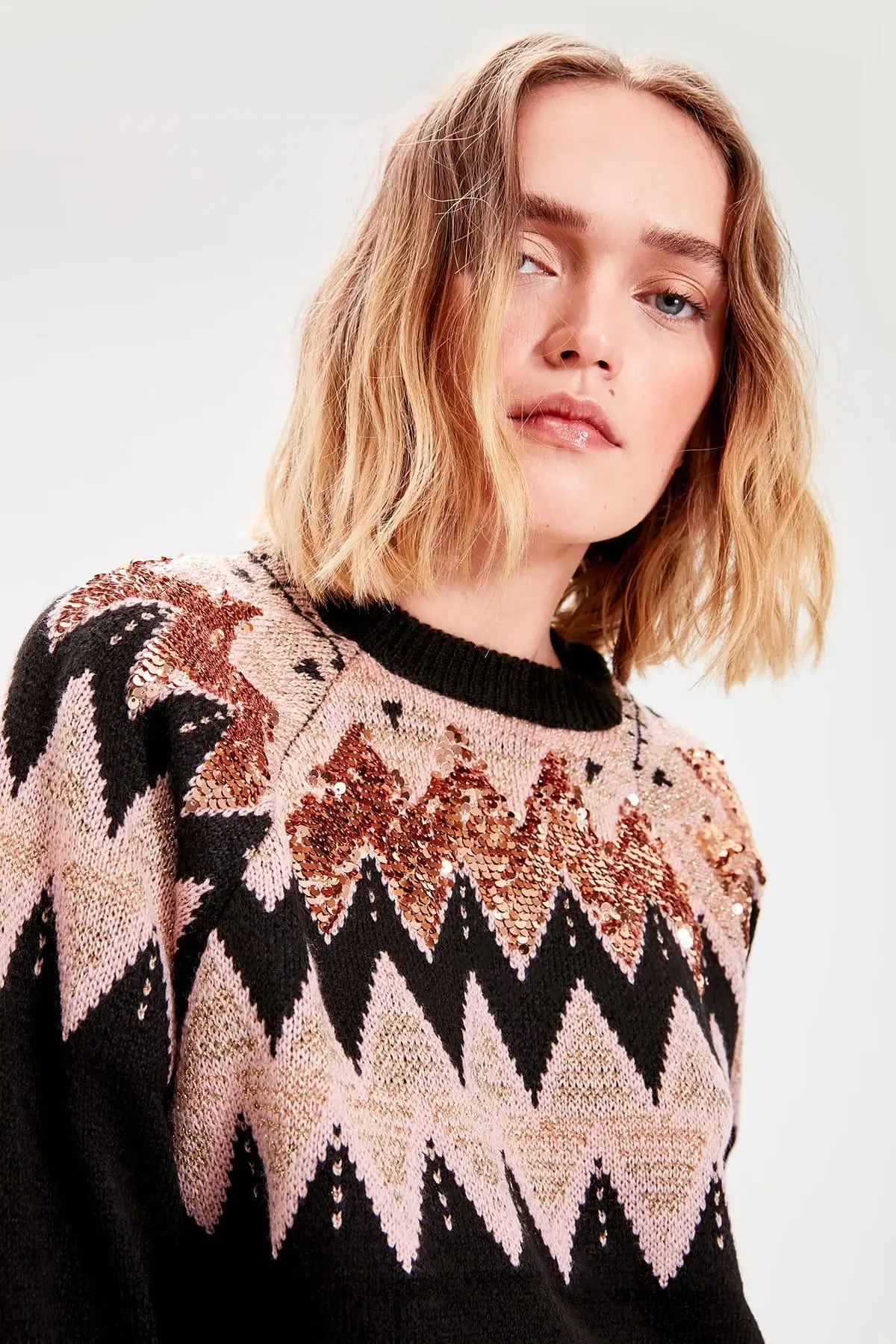 Trendyol Black Sequin Embroidered Knitwear Sweater TWOAW20FV0009 | Женская одежда
