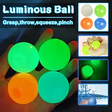Bola fluorescente de pared adhesiva para niños, bola diana de descompresión, juguete de descompresión, cuerda elástica, alivio de estrés, 2 uds.