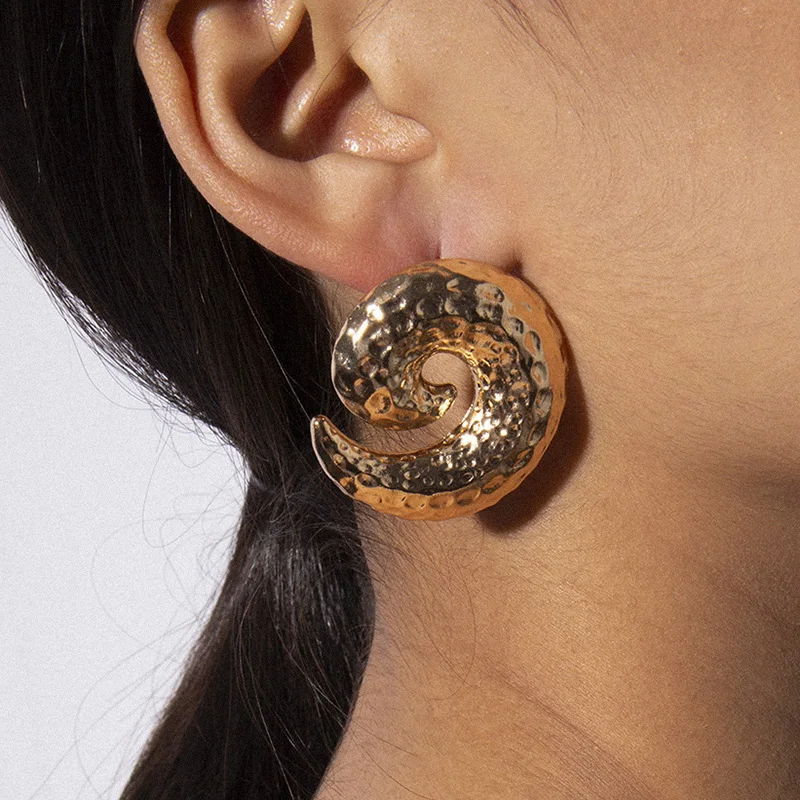 

Spiral Creative Stud Earrings for Women Geometric Exaggerated Snail-Shaped Earrings Stylish Personality Punk Wind Earrings