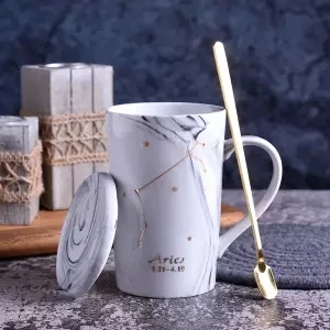 Кружка созвездие чашка Женская керамическая чашка с крышкой Ложка креативная пара чашка рождественские кружки Tazas De ceramic a Creativas - Цвет: Aries