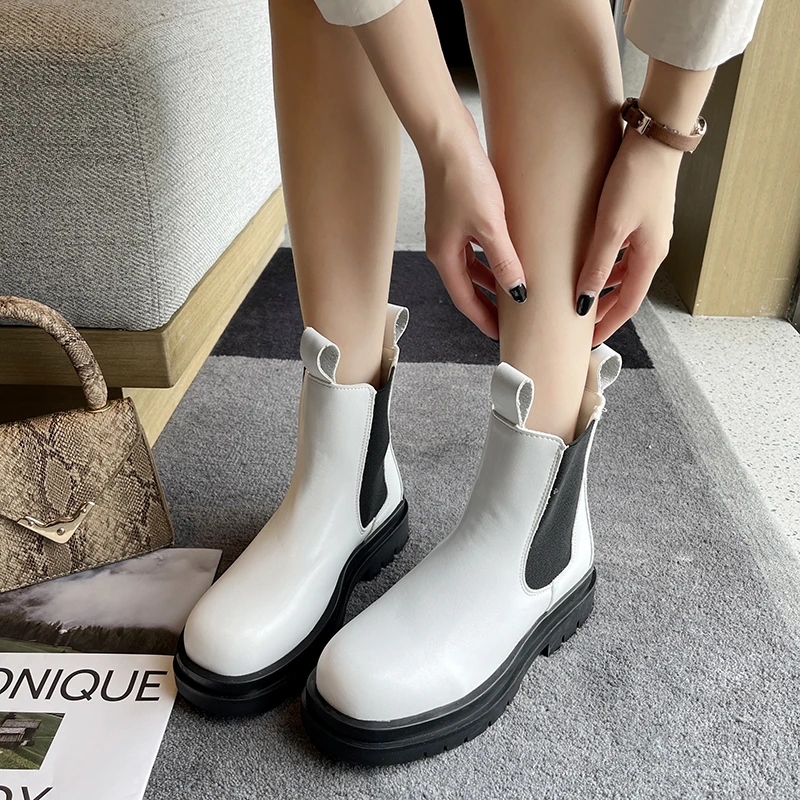 

Chelsea Round Toe Shoes Women's Rubber Boots Luxury Designer Boots-Women Rain Autumn Fashion Lolita Low Ladies 2021 Rome Lace-U