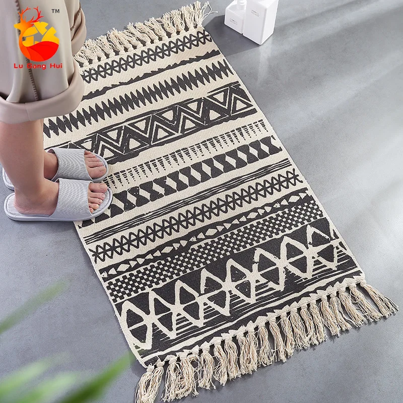 

Retro Small Rug Ethnic Style Floor Mats Natural Cotton and Linen Doormat Bedroom Bedside Mat Carpets for Living Room