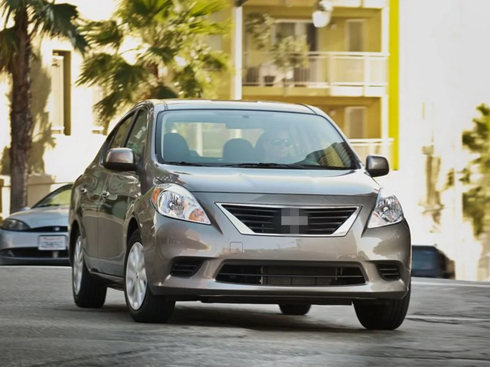 Nissan-Versa_Sedan_2012