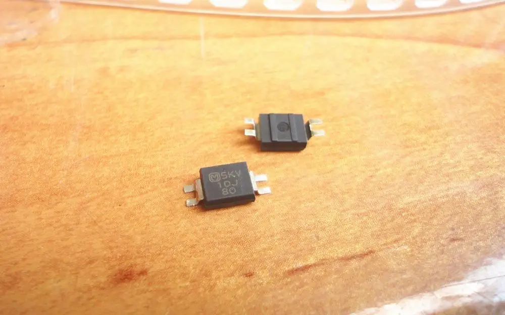 Новые и original20PCS ECCT3H100JGY 10PF 5KV 10J конденсатор SMD