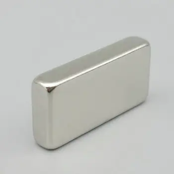 

Automotive Magnet Oil Filter NdFeB Neodymium Magnets 150 degree C Filters Can Protect Ur Engine 25x10x5 +/-0.1mm 12pcs