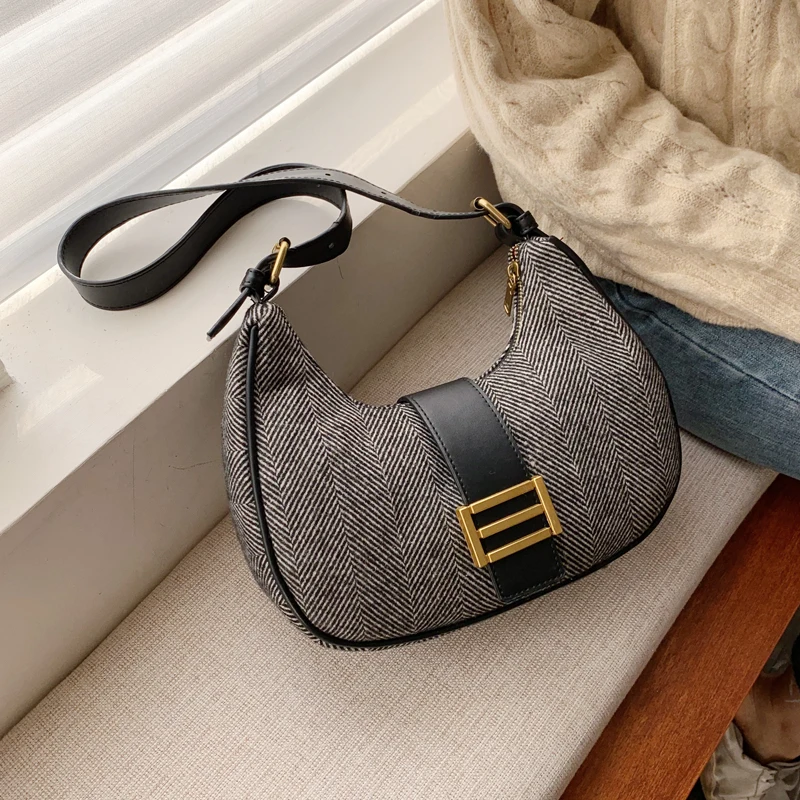 Ретро мода осень и зима ниша дикая сумка через плечо ширина 29 см высота 16 см толщина 7 см