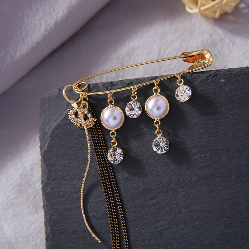 Safety Pins Brooch Gold COlor Crystal Eyes Acrylic Pearls Charms Tassel Suit Dress Accessory Women Fashion New | Украшения и