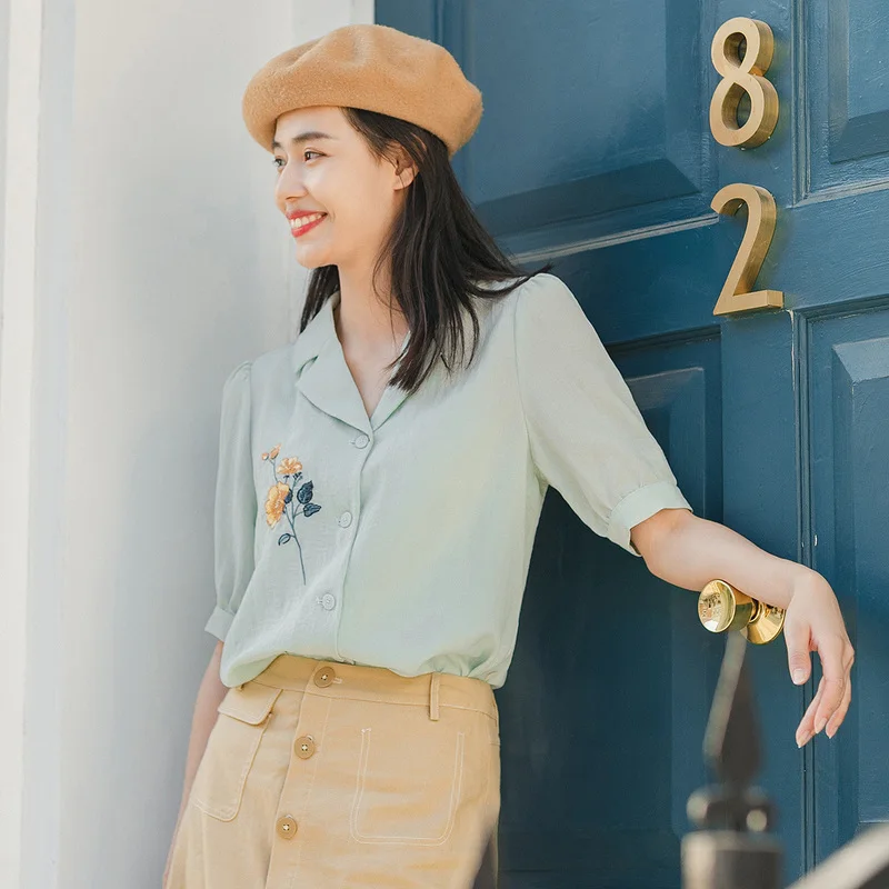 INMAN 2020 Summer New Arrival Lapel Embroidered Retro Hongkong Style Temperament Loose Blouse INMAN 2020 Summer New Arrival Lapel Embroidered Retro Hongkong Style Temperament Loose Blouse