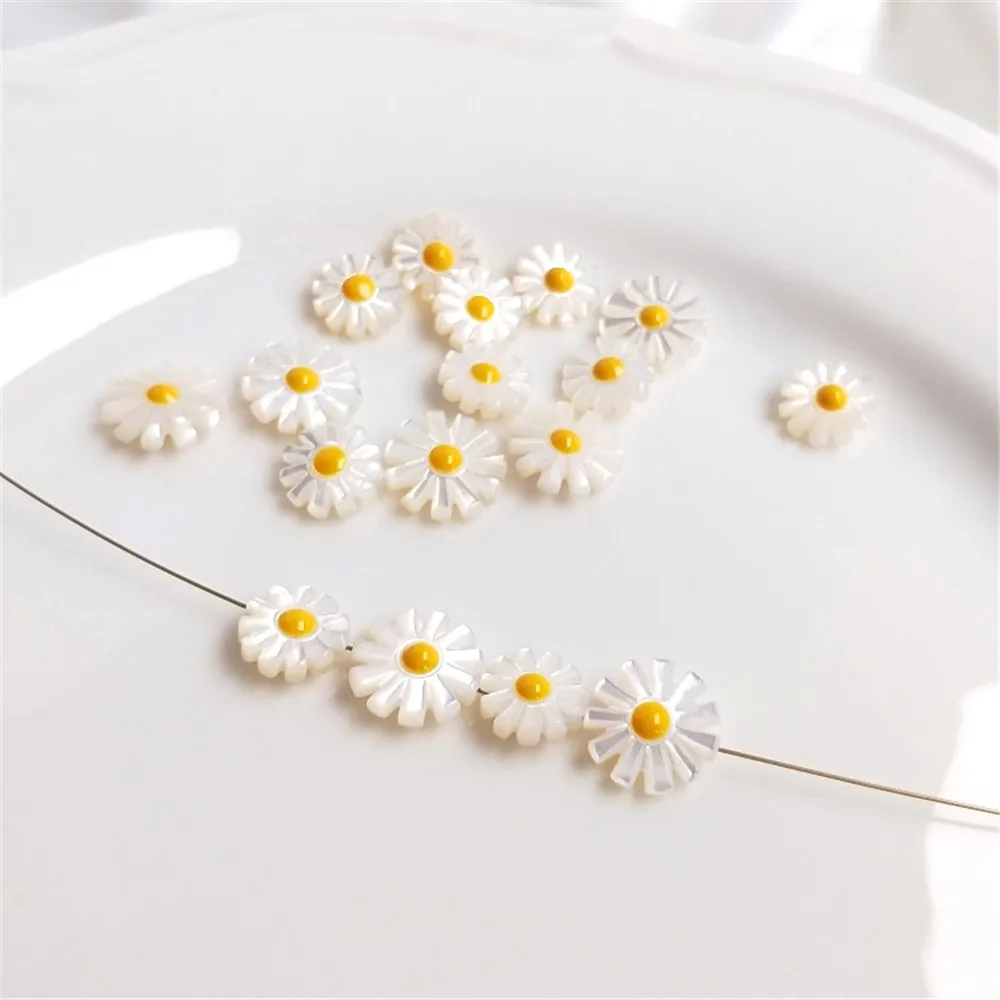 Natural pearl shell Daisy straight hole flower diy Japanese handmade necklace, bracelet, earpiece material accessories risenke earpiece for hytera pd502 pd505 pd506 pd508 pd562 pd565 pd566 pd568 pd402 pd405 pd406 pd408 pd412 pd415 pd416 pd418