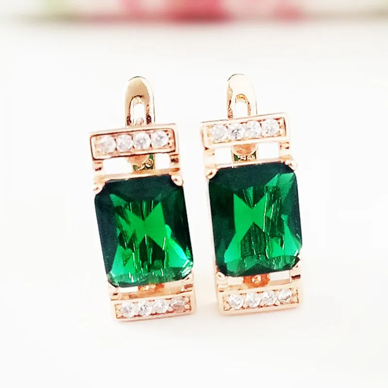 Серьги из розового золота 585 пробы модное ювелирное изделие с зеленым камнем