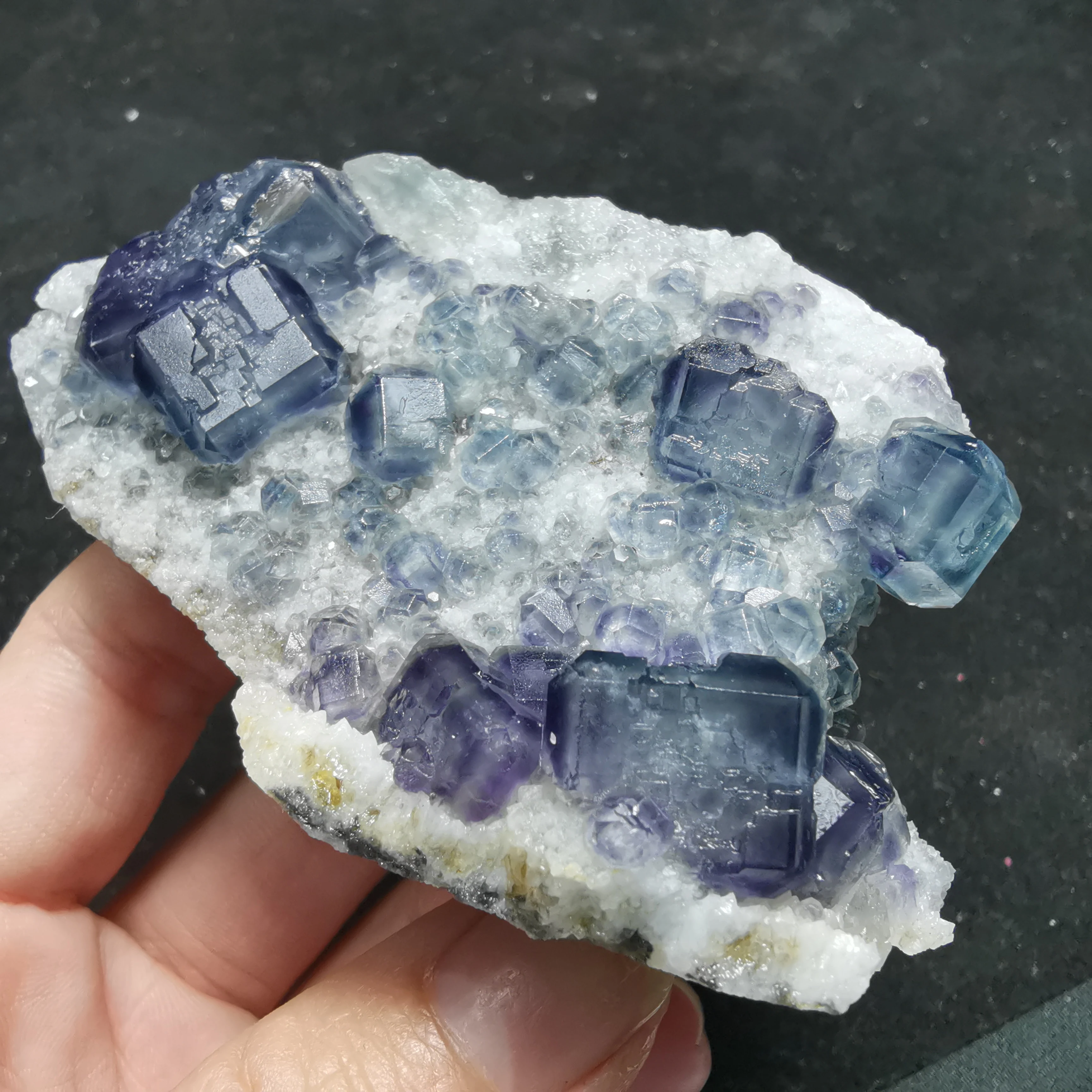 

124.5gNatural green blue fluorite, crystal mineral crystal specimen