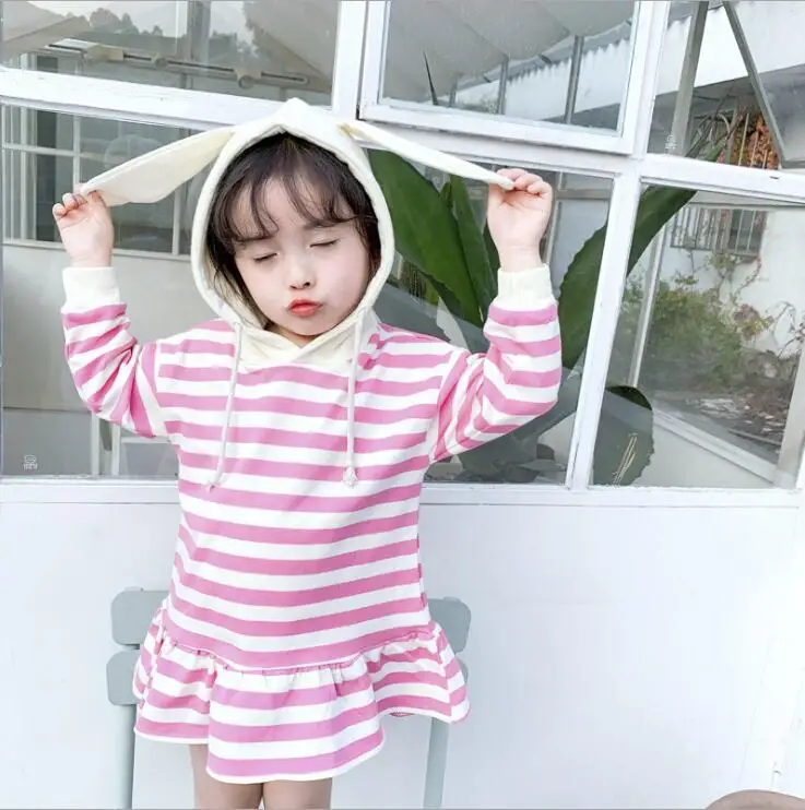 Платье в полоску в Корейском стиле для девочек модные хлопковые весенние платья с капюшоном для девочек От 1 до 6 лет, PP967