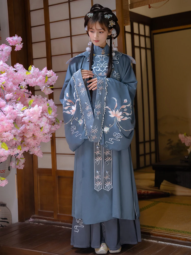

XinHuaEase Ming Dynasty Hanfu stand-up collar long coat embroidery cloud shoulder waist pleated skirt suit autumn and winter