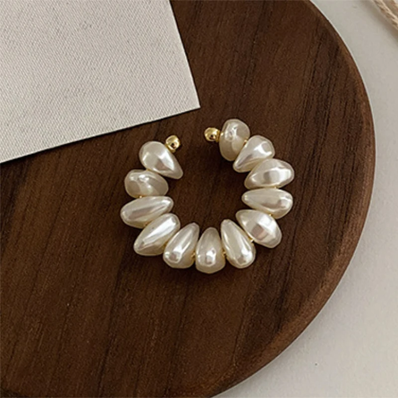 Ear Clip French Pearl Women Fake Piercing Ear Cuff Retro Elegant Irregular Natural Pearl Clips On Earrings Jewelry Gift