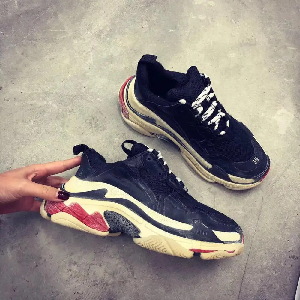 

2019 wholesales New Paris Triple S 17FW Dad Running Shoes Rainbow Crystal Fashion Designer New Mens Women Clunky Sneakers