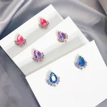Новинка, модная женская серьга, изысканные Разноцветные кристаллы в стиле с металлическим цветком, женские серьги-гвоздики