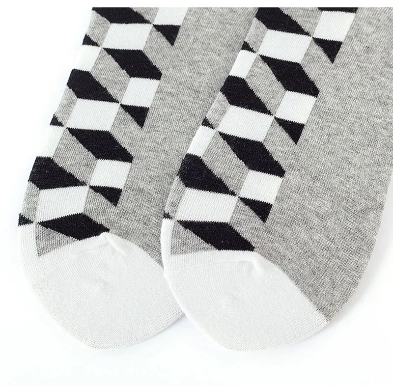 Hot Sale Combed Cotton Fashion Hip Hop Men women Socks Dot Square Diamond Harajuku Skateboard Happy Socks Funny Sokken over the knee socks