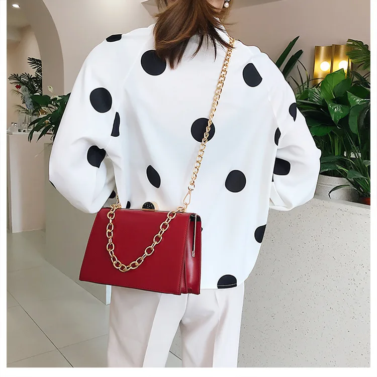 

2019 new stereo simple hip flask bag chain shoulder slung bag