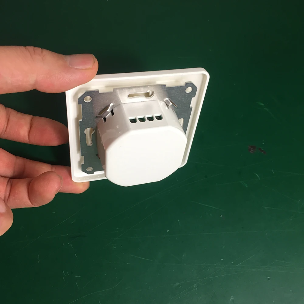 Stellen Sie den Tisch auf Erschreckend Prophezeiung dimmer hinter