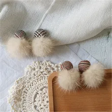 Корейские клетчатые меховые шарики геометрические милые осень зима женские серьги-гвоздики модные ювелирные изделия аксессуары Wholesale-QJD5-W3