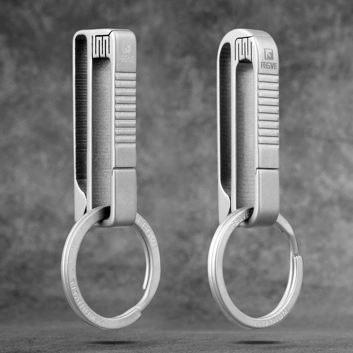 Titanium Keychain Luxury Car Key Holder Key Ring Hanging Buckle Lightness for Man Male Father's Day Creativity Gift Wholesale