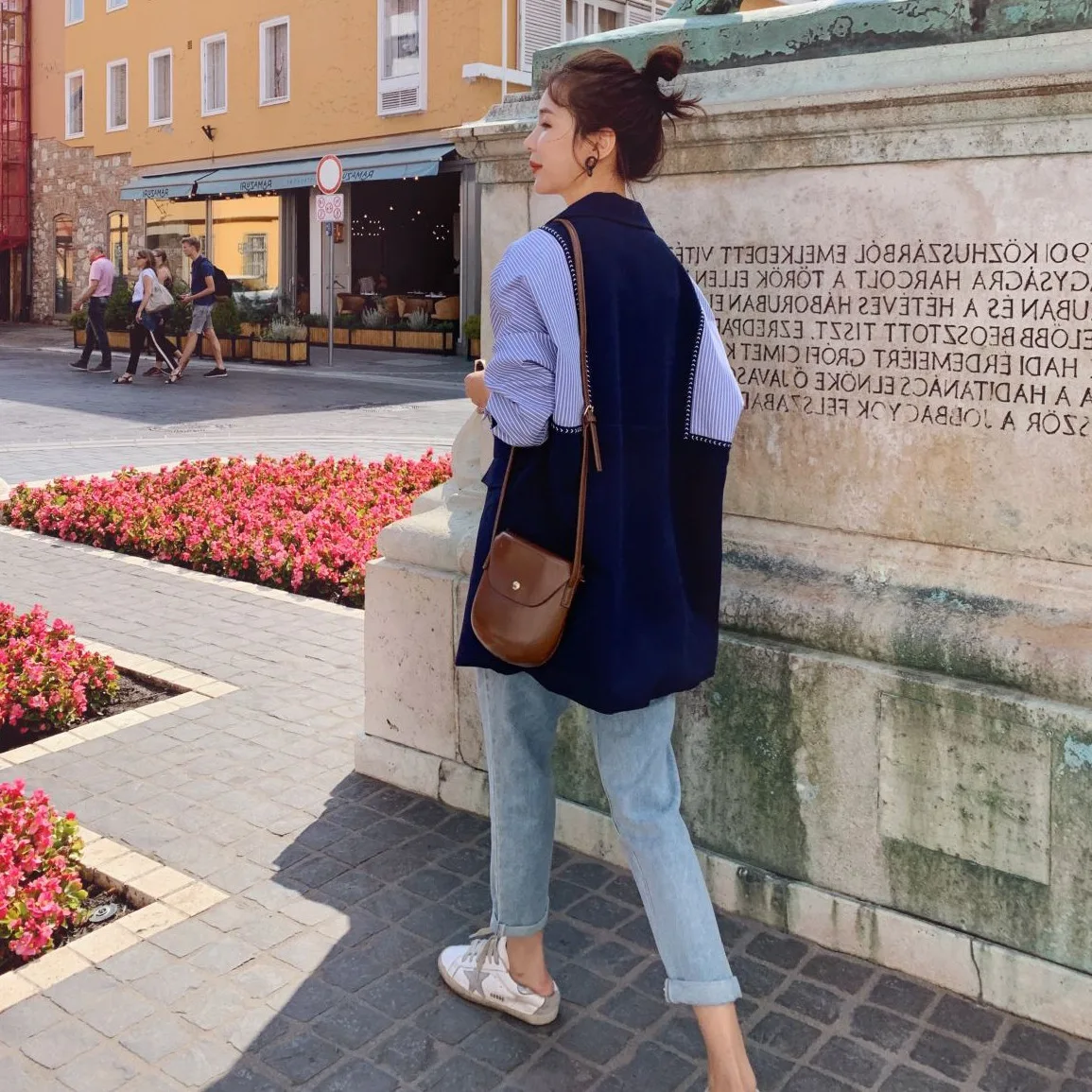 

Photo Shoot INS Sense of Design Stripes Joint Navy Mock Two-Piece Single Breasted Loose Casual Small Suit Coat Women's