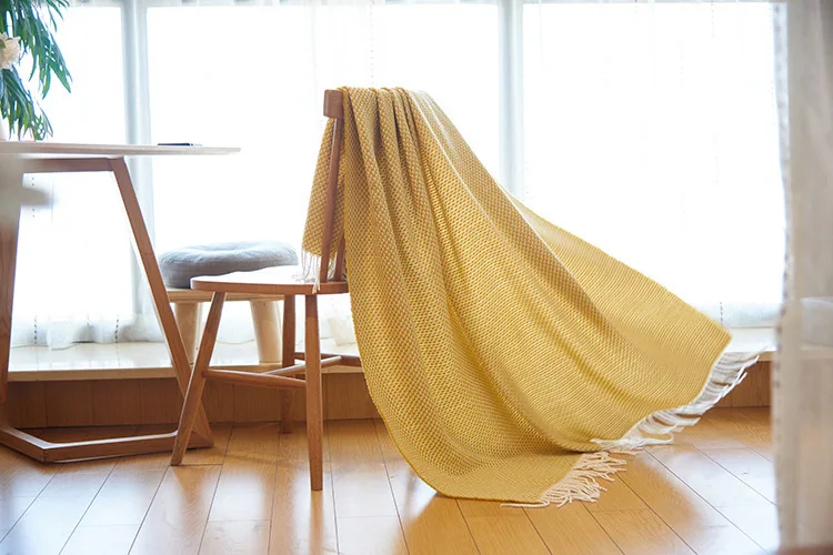 Легкое трикотажное покрывало с яркой шелковой нитью для подушки на кровать, диван стул