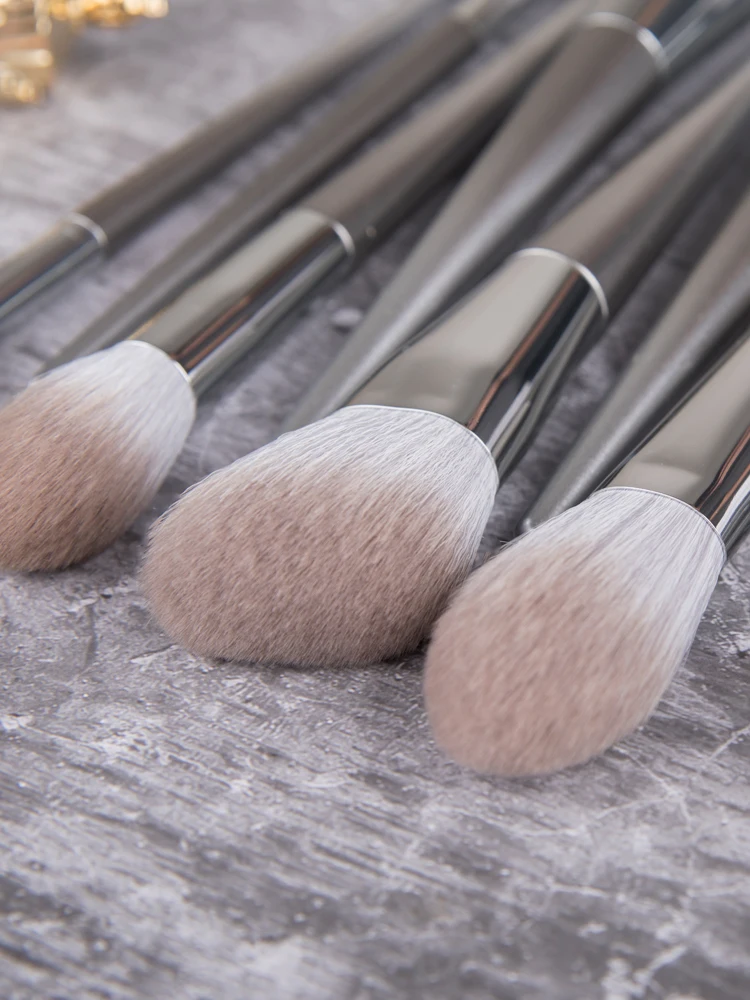 

High-end Limited Edition Loose Powder brush Cosmetic Brush Suit Professional Beginners Make-up Brushing tools 11 pcs
