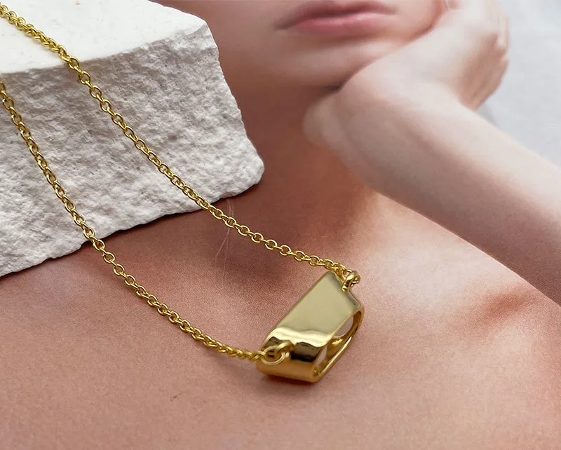 Pearl Necklace Female Han Edition Contracted Design Niche Web Celebrity Pendant Ins Hundreds of Fashion and Personality Metal