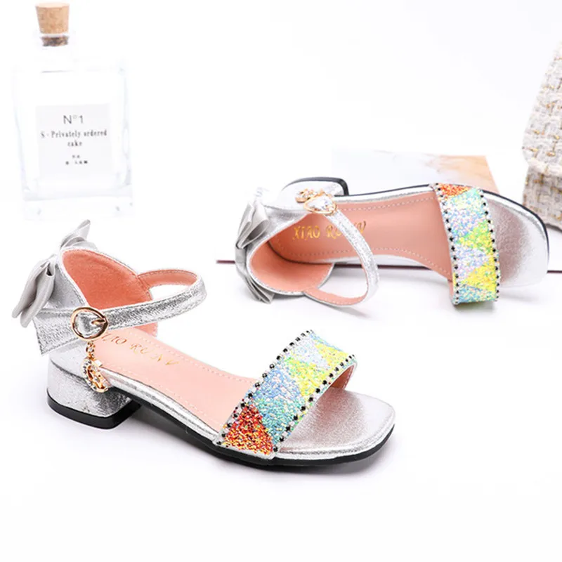 Fashion cute 3cm thick heel children's sandals 2020 new one word with Colored sequins princess shoes student rhinestone sandals