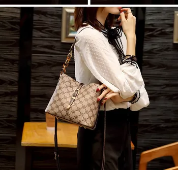 

Small Bucket Women Bags Spring/Summer Fashion Ladies One-shoulder Bag Simple Crossbody Messenger Bags Women Luxury HandBags