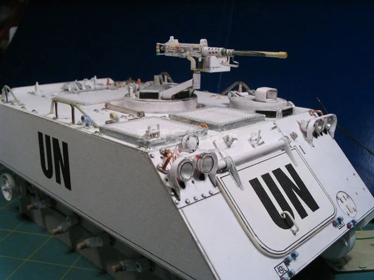 1:25 Scale UN M113 armored Personnel Carrier DIY Handcraft Paper Model Kit Puzzles Handmade Toy 3d paper model