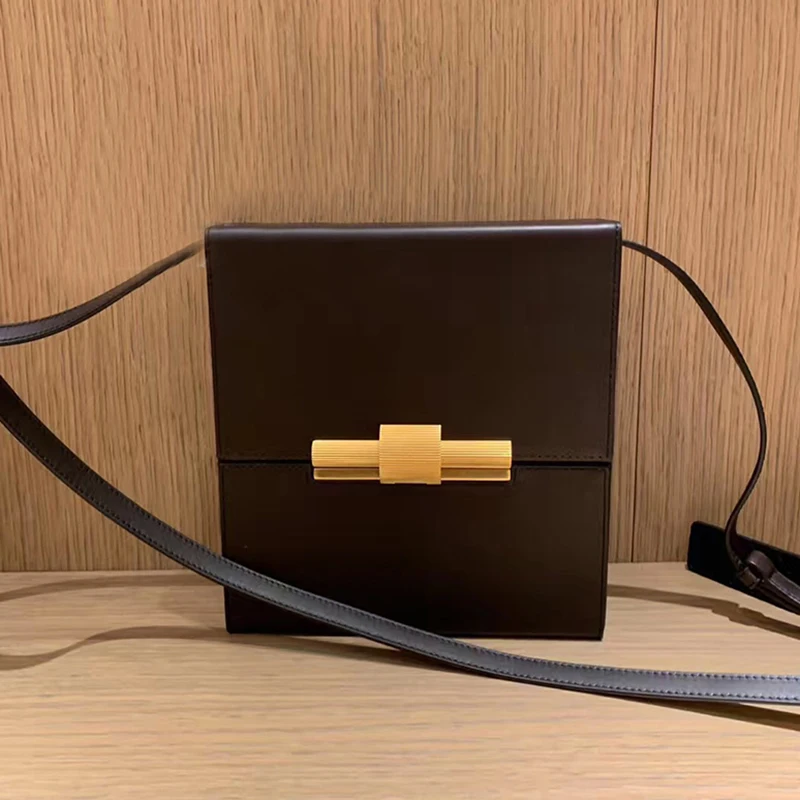 

2019 new personality small square bag small square bag square bag simple wild female bag high-grade solid color shoulder bag