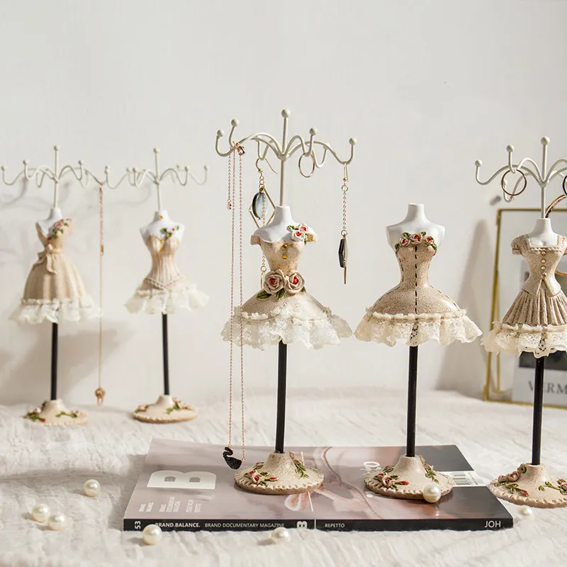 

Fashion Jewelry Holder Display Stand Resin Doll Mini Skirt Model Earrings Necklace Ring Storage Holders Desktop Crafts Ornaments