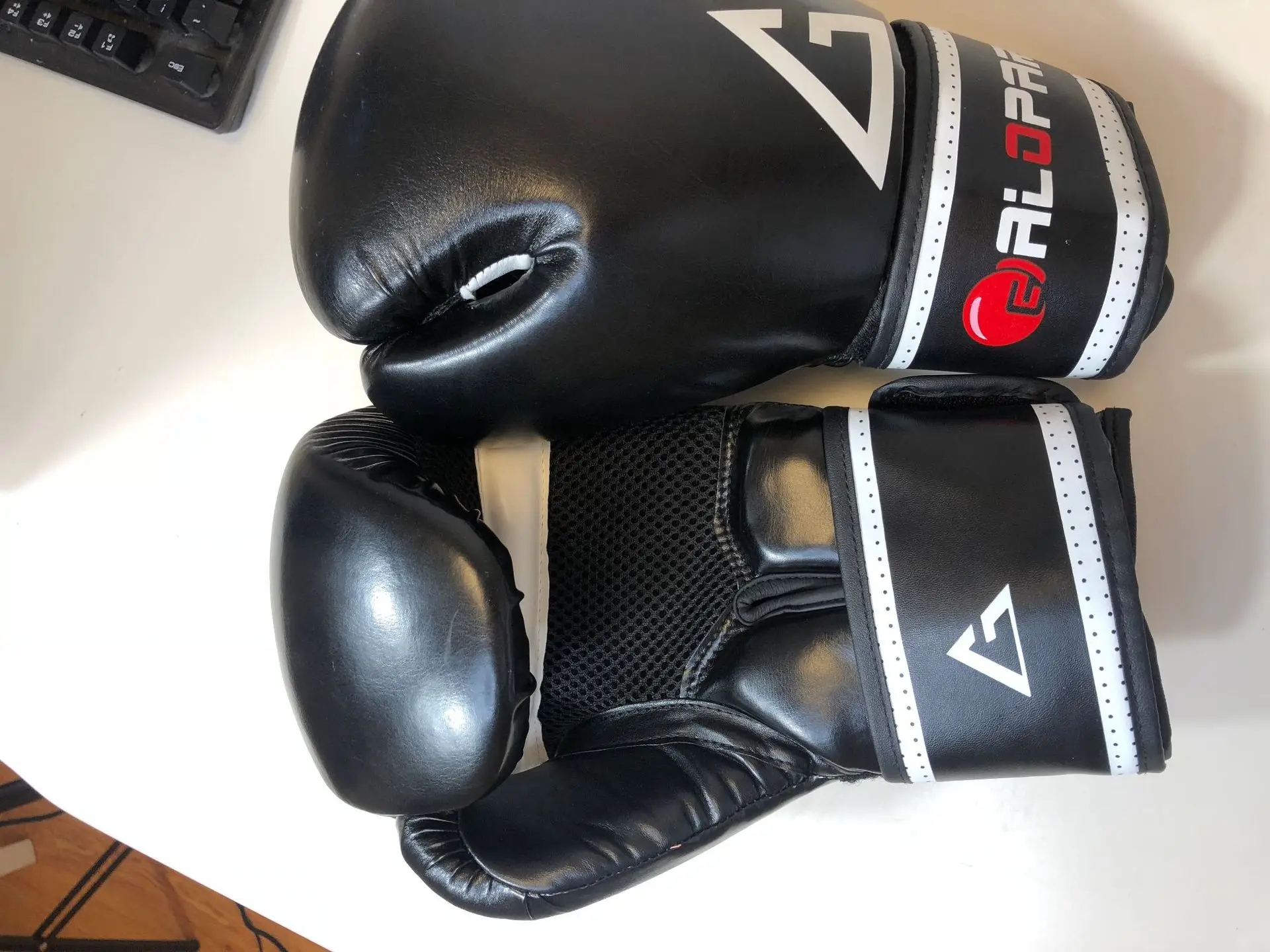 Боксерские перчатки литье внутренняя Одежда для взрослых боксерские Санда перчатки из искусственной кожи боксерские перчатки