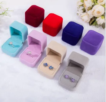 

100pcs/lot Classic Velvet Jewellery Box 5.5x5x4.3cm Ring Earring Boxes Jewelry Storage Packaging Cases Wholesale