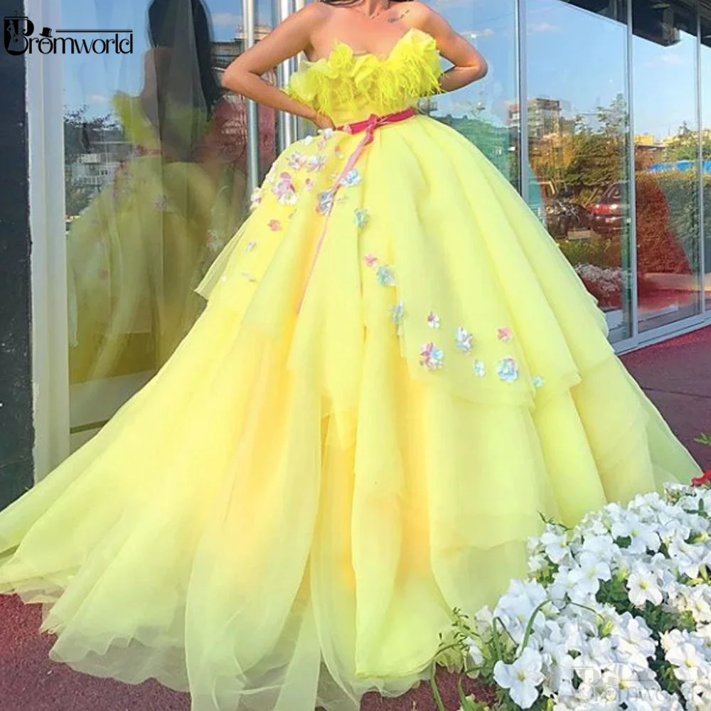 

Yellow Elegant Sweetheart Neck Prom Dresses Long Puffy Feather 3d Flowers Ball Prom Gown Vestidos De Gala