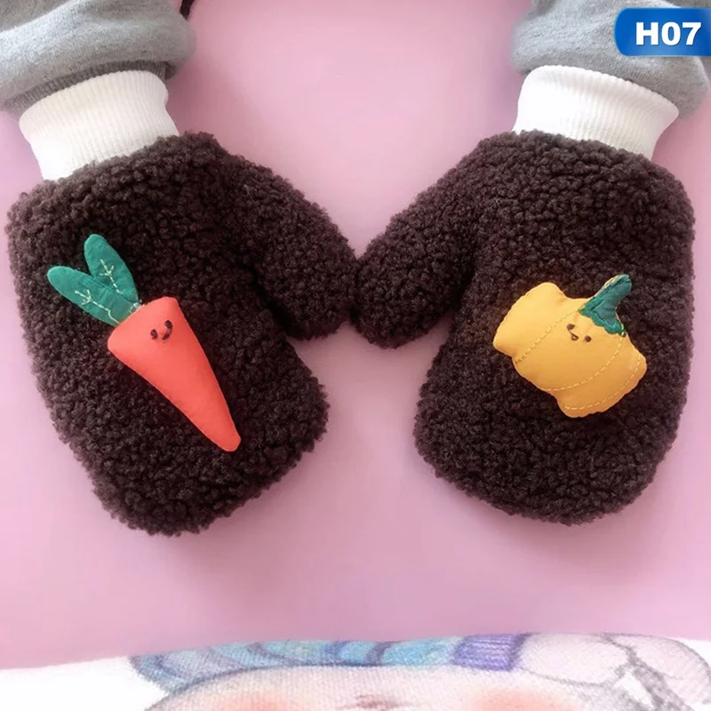Зимние кашемировые перчатки для маленьких мальчиков и девочек, теплые рукавицы на веревочке, перчатки для детей, милые перчатки с Тыквой и морковкой для малышей - Цвет: H07