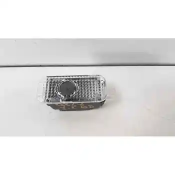 

4G0052134E INNER LIGHT AUDI Q8 (4MN) (07.2018)