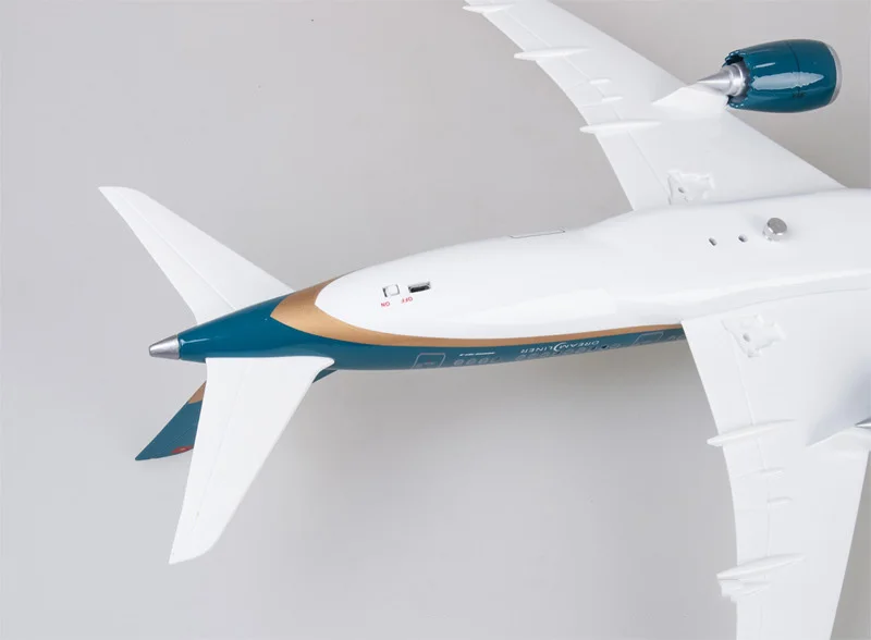 1/130 масштабный самолет Boeing B787 Dreamliner самолет вьетнамских авиалиний модель с светильник с базовыми колесами литой Воздушный самолет