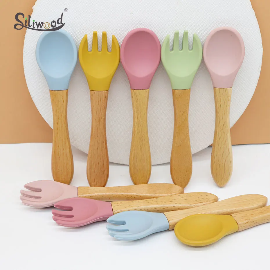 Juego de alimentación de cuchara de madera para bebé, accesorios de alimentación para niño pequeño, cuchara suave, vajilla de silicona, productos para niños, 1 ud.