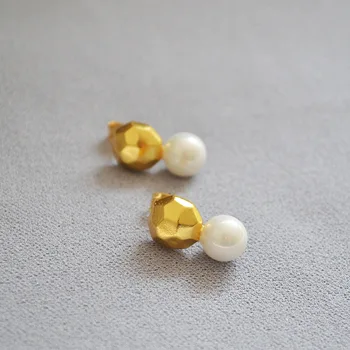 

European and American Jewelry retro fashion hammer design sense inlay pearl simple and versatile temperament Earrings female