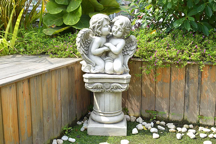Модель Смола Два обнимающих ангела мальчиков Сад Скульптура дома украшения статуи Открытый Моделирование пруд Декор Пейзаж ремесла