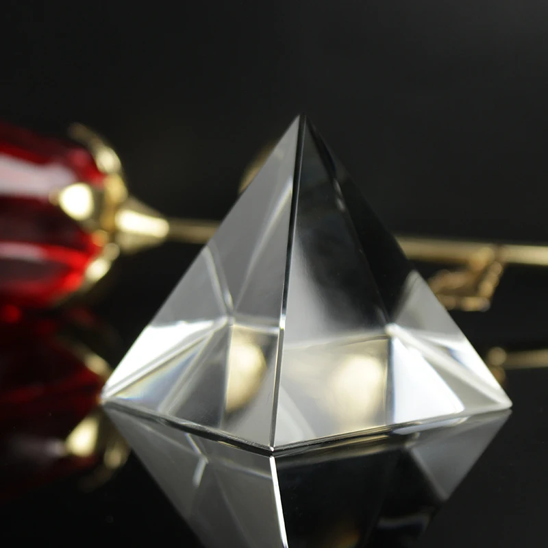 60 мм натуральный прозрачный кварцевый фэншуй Кристалл Пирамида бумажное стекло